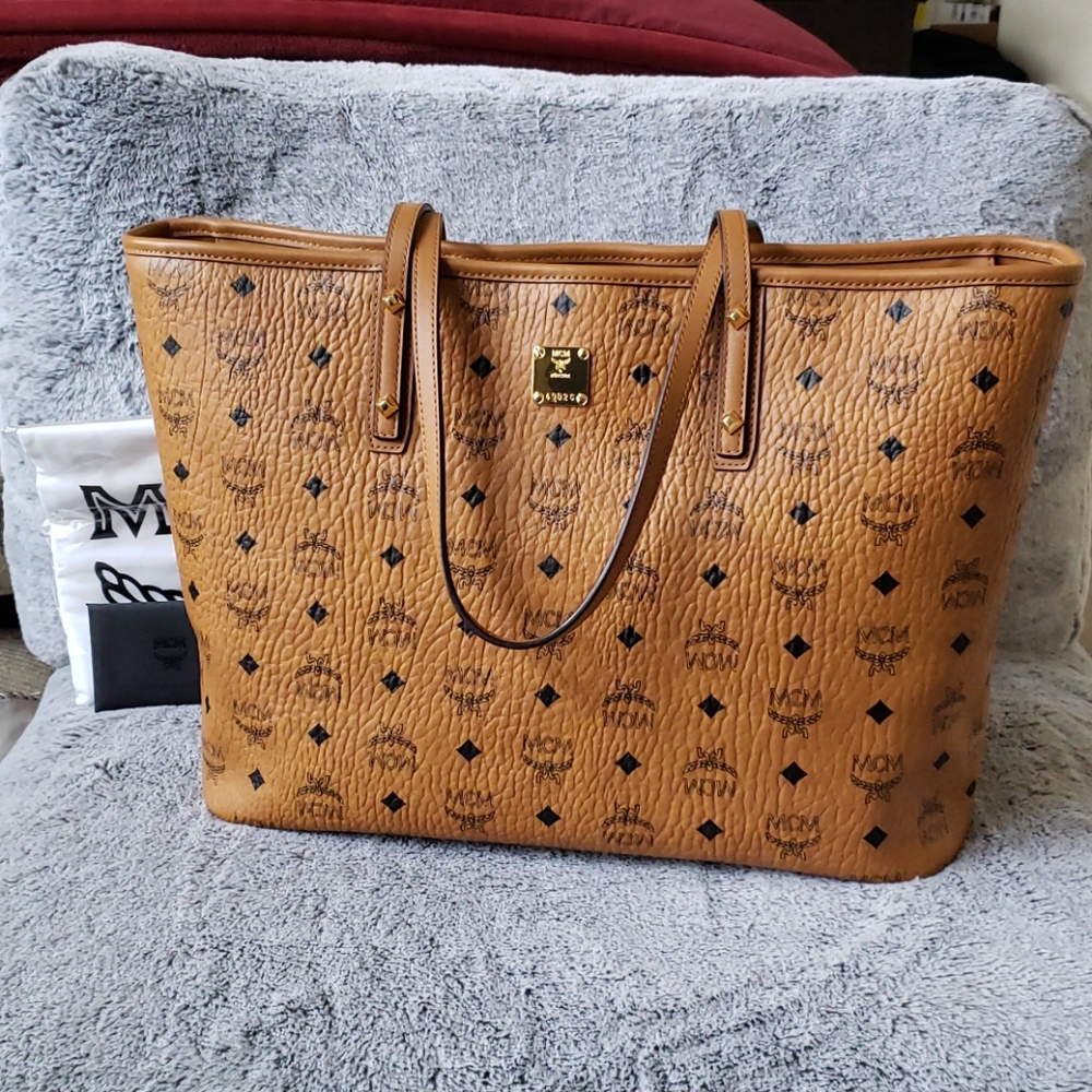 NWT MCM Medium Anya TOTE, Cognac